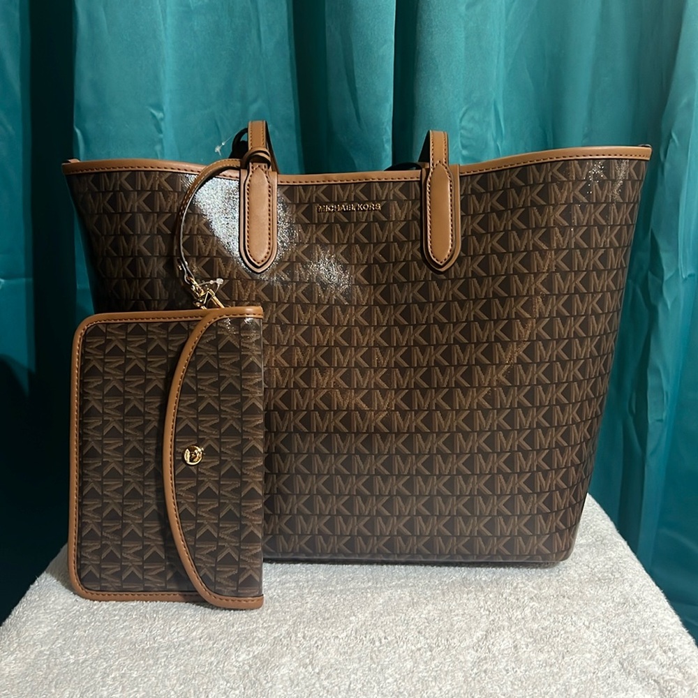 Micheal kors tote